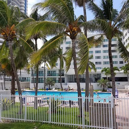 Ocean Front Resort Studio ไมอามีบีช ภายนอก รูปภาพ