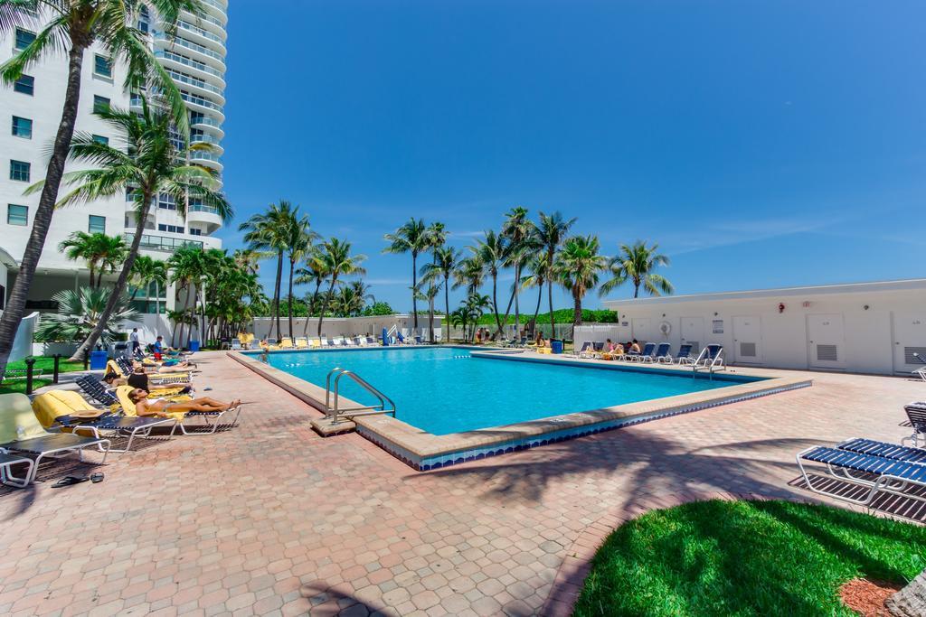 Ocean Front Resort Studio ไมอามีบีช ภายนอก รูปภาพ