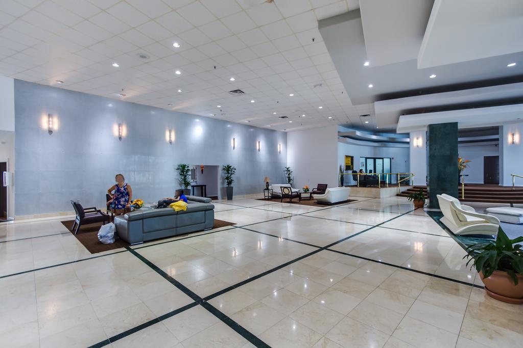 Ocean Front Resort Studio ไมอามีบีช ภายนอก รูปภาพ