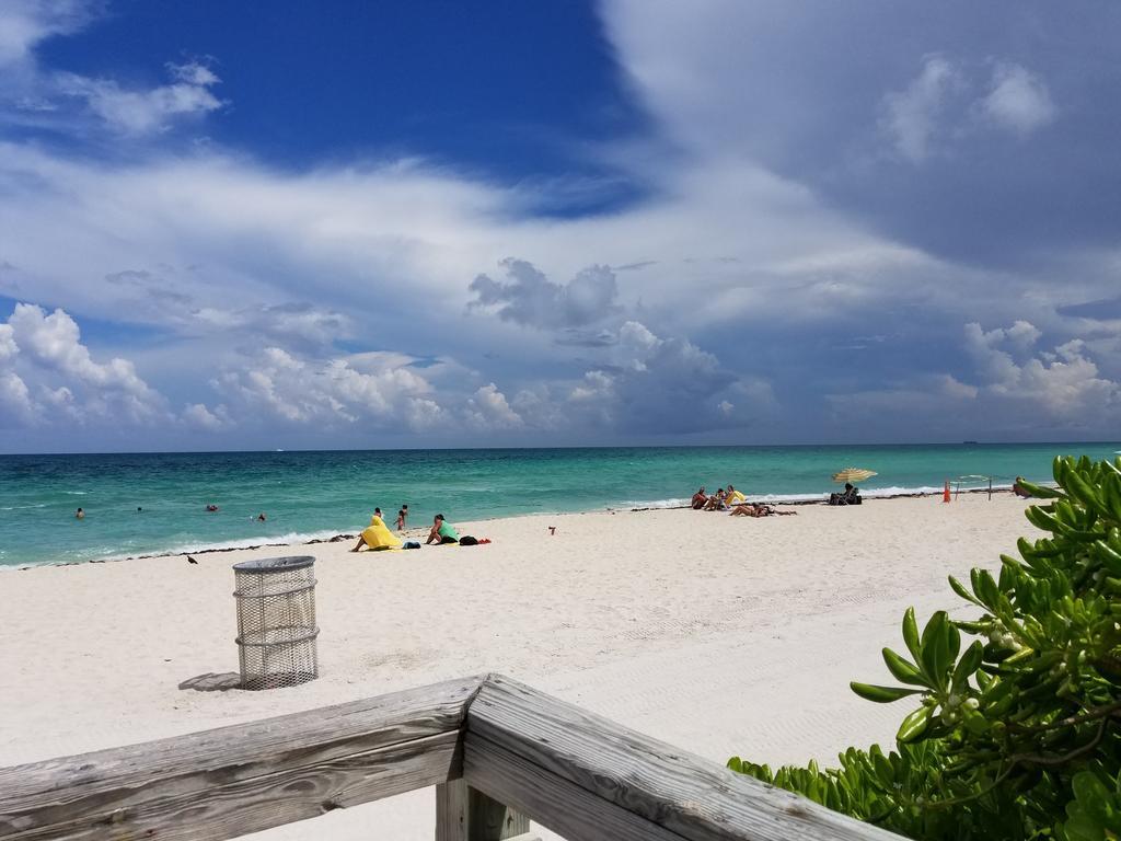 Ocean Front Resort Studio ไมอามีบีช ภายนอก รูปภาพ
